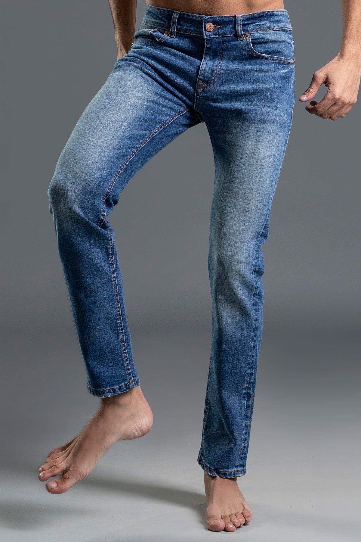Rainmoon Light Straight Jeans