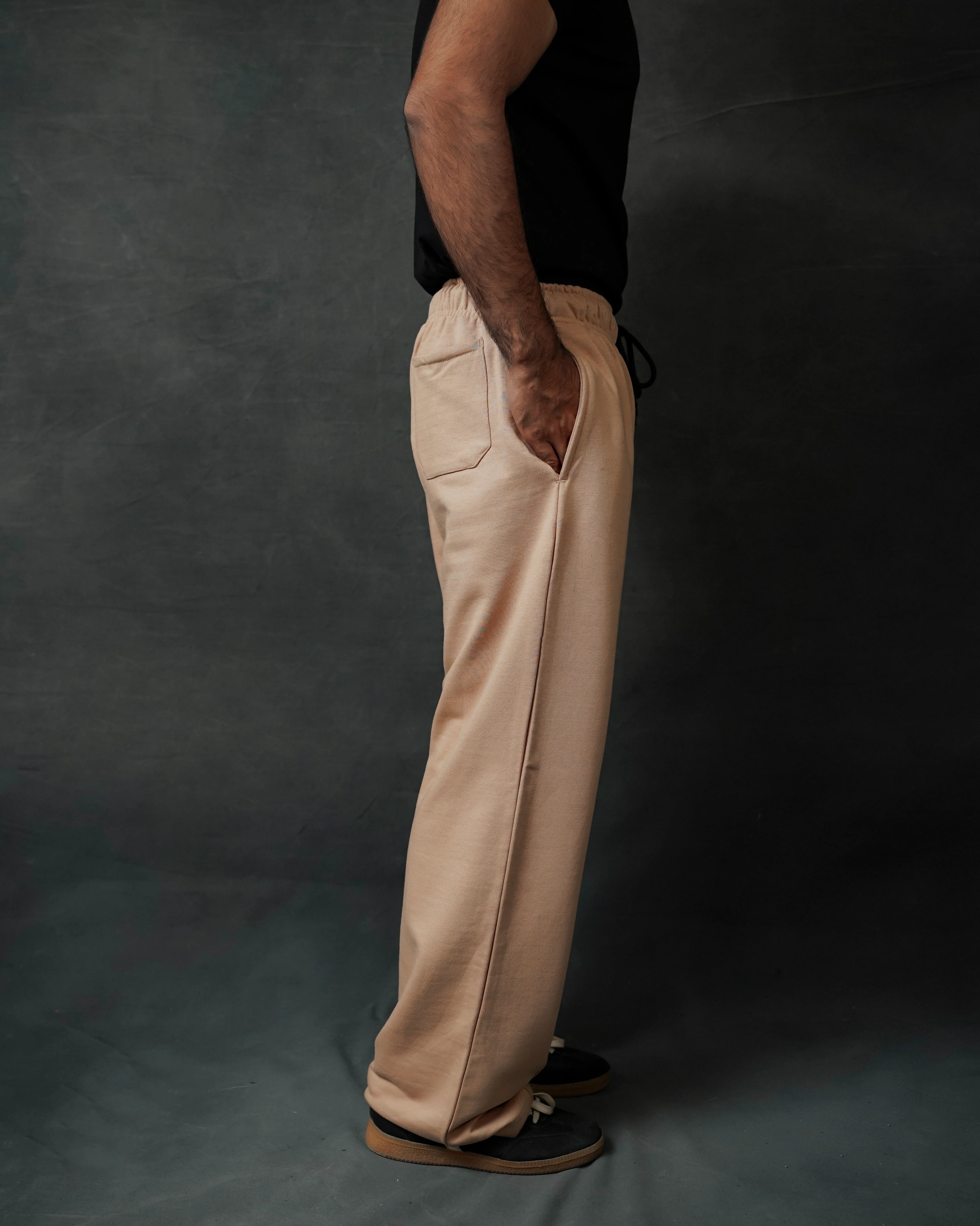 CARAMEL PLEATED STRAIGHT TROUSER