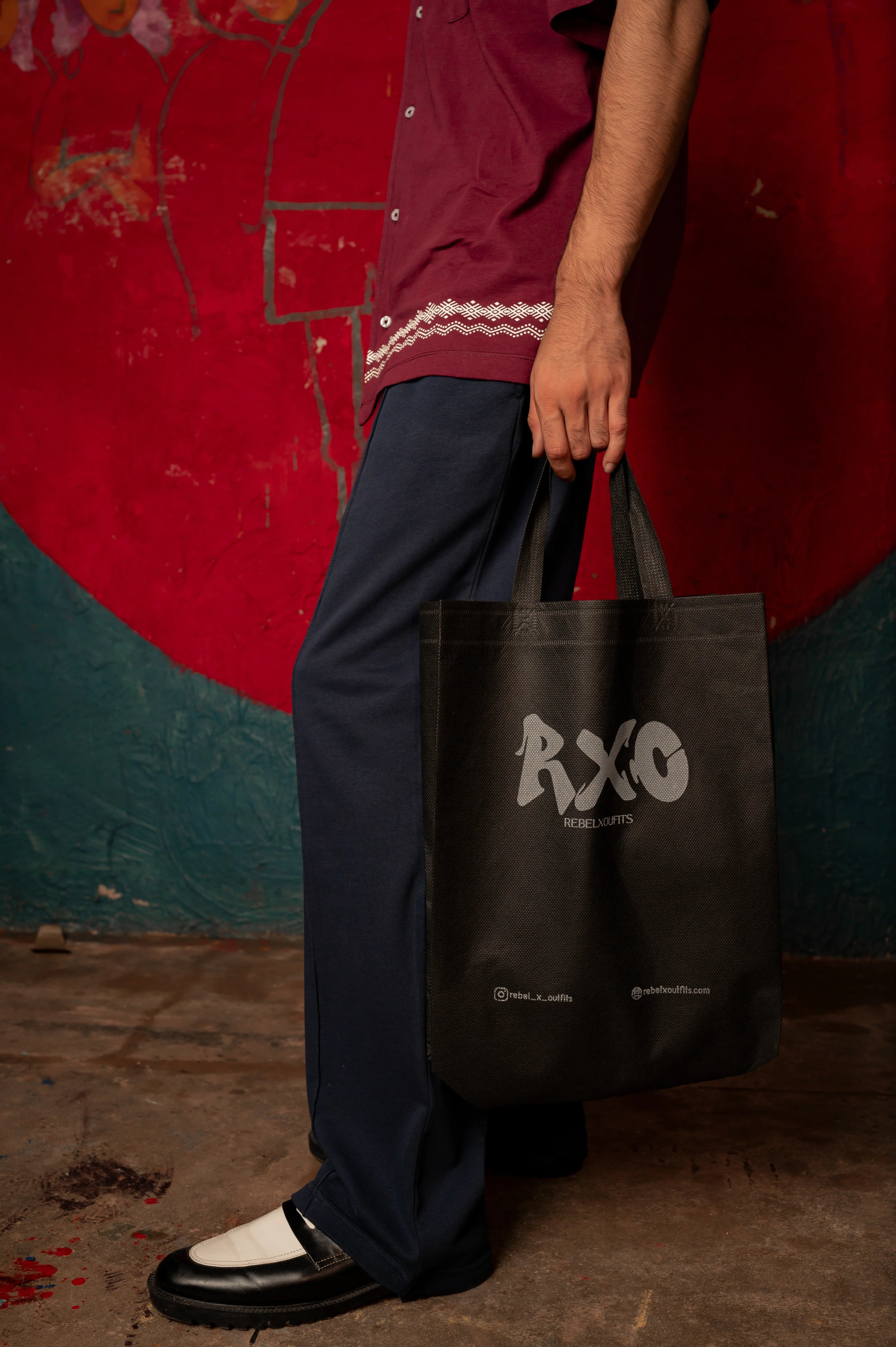 NAVY BLUE PLEATED STRAIGHT TROUSER