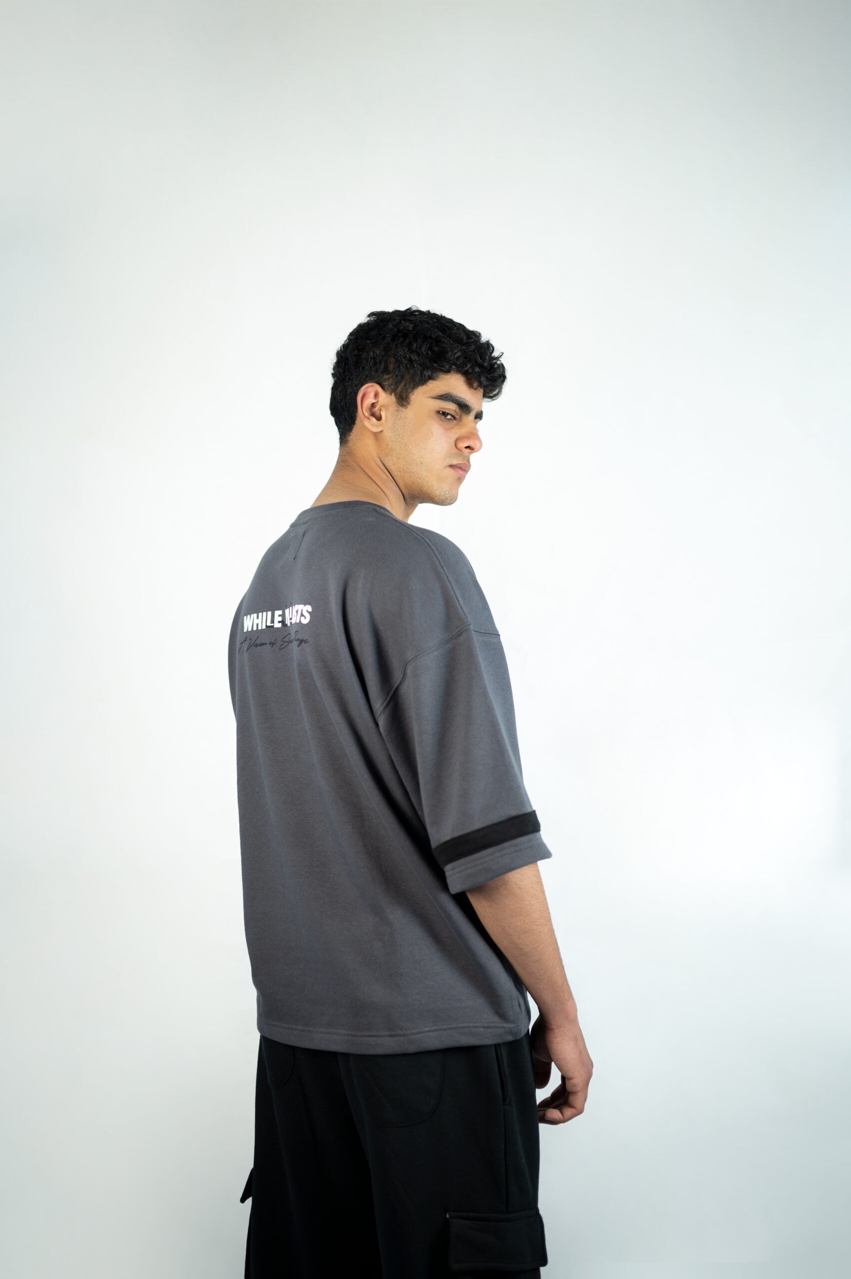 RAAKH – Oversized T-Shirt