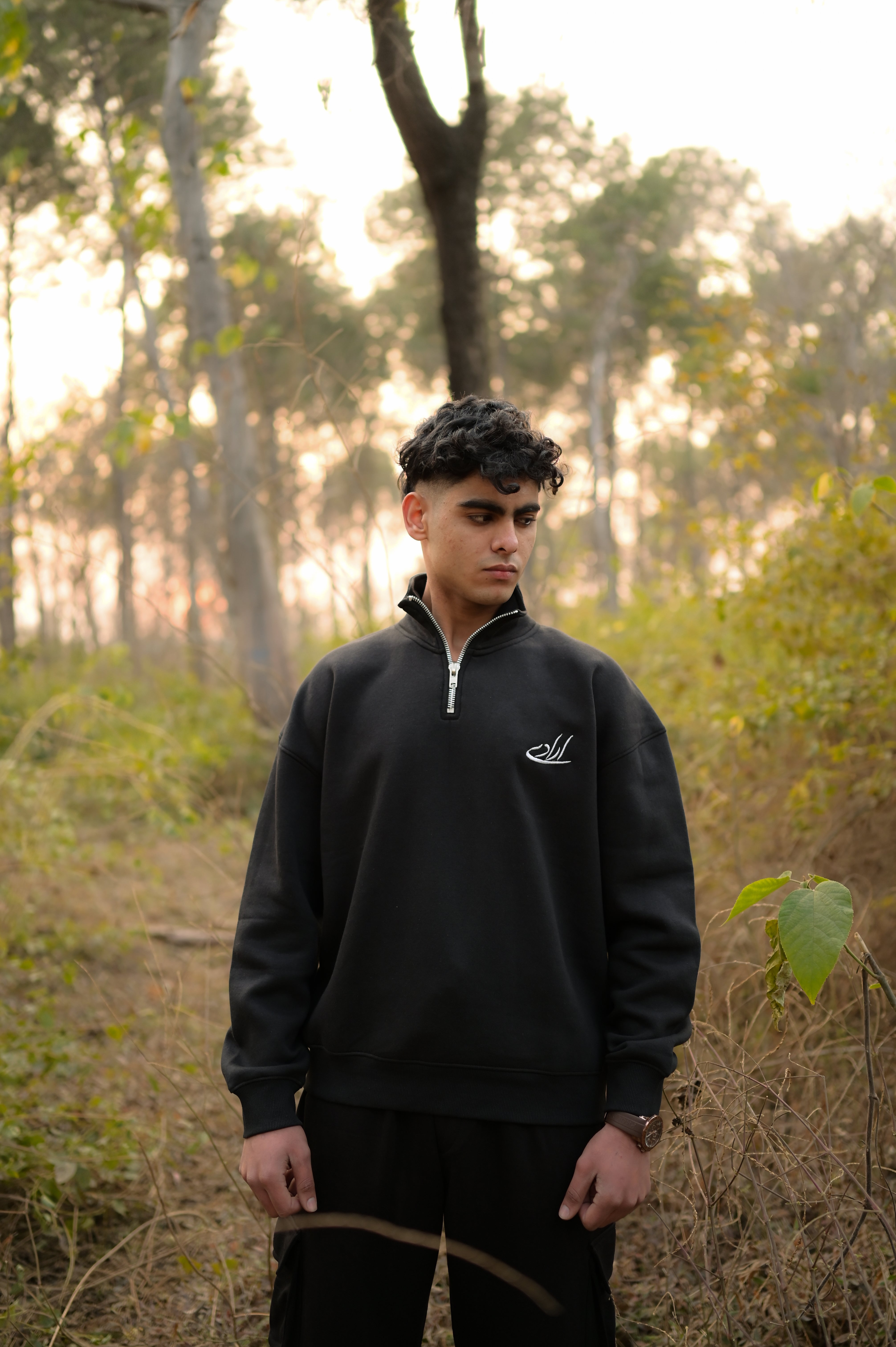 BLACK RELAXED QUATER ZIPPER