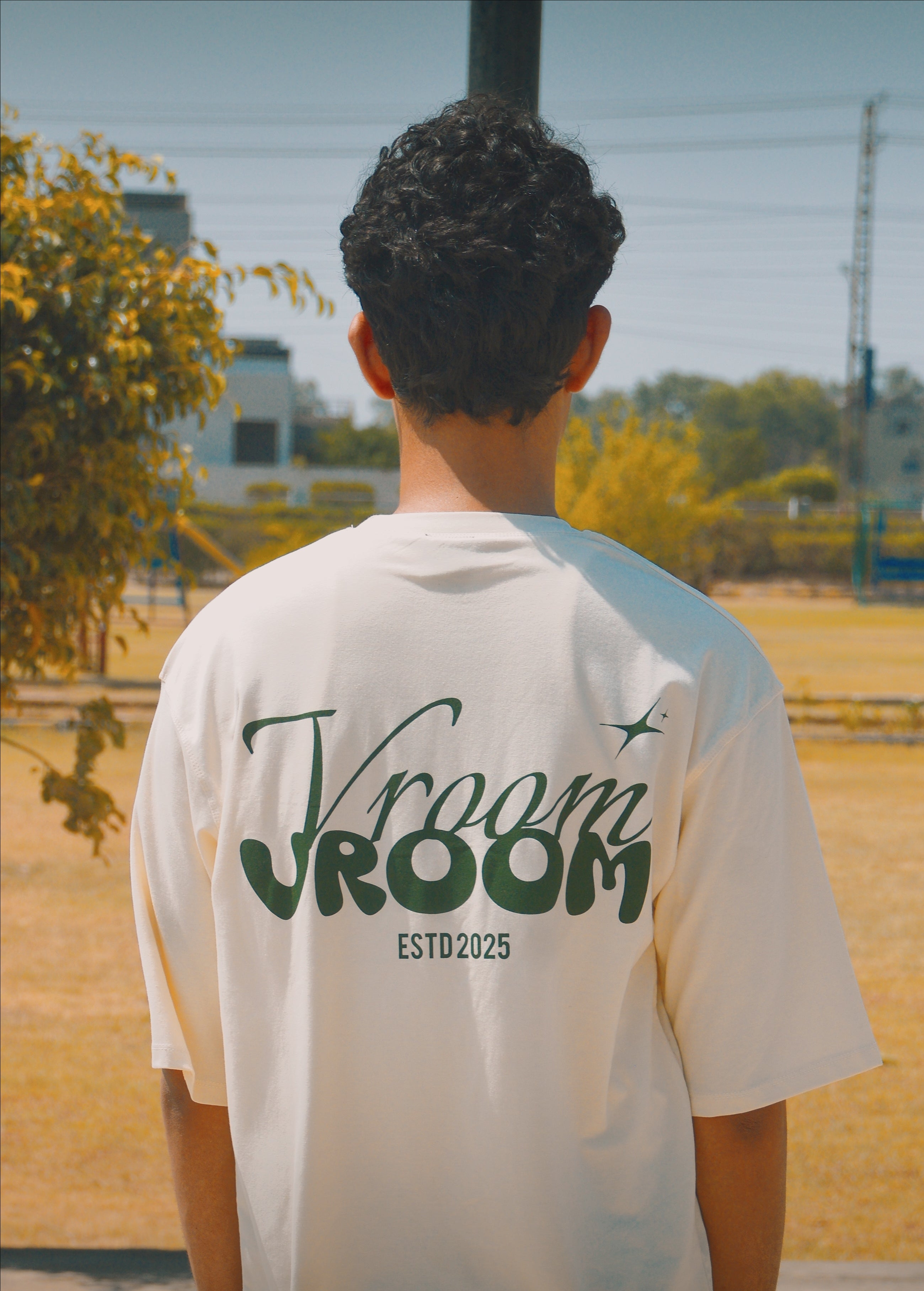 CLOVER DREAM TEE - Cream (UNISEX)
