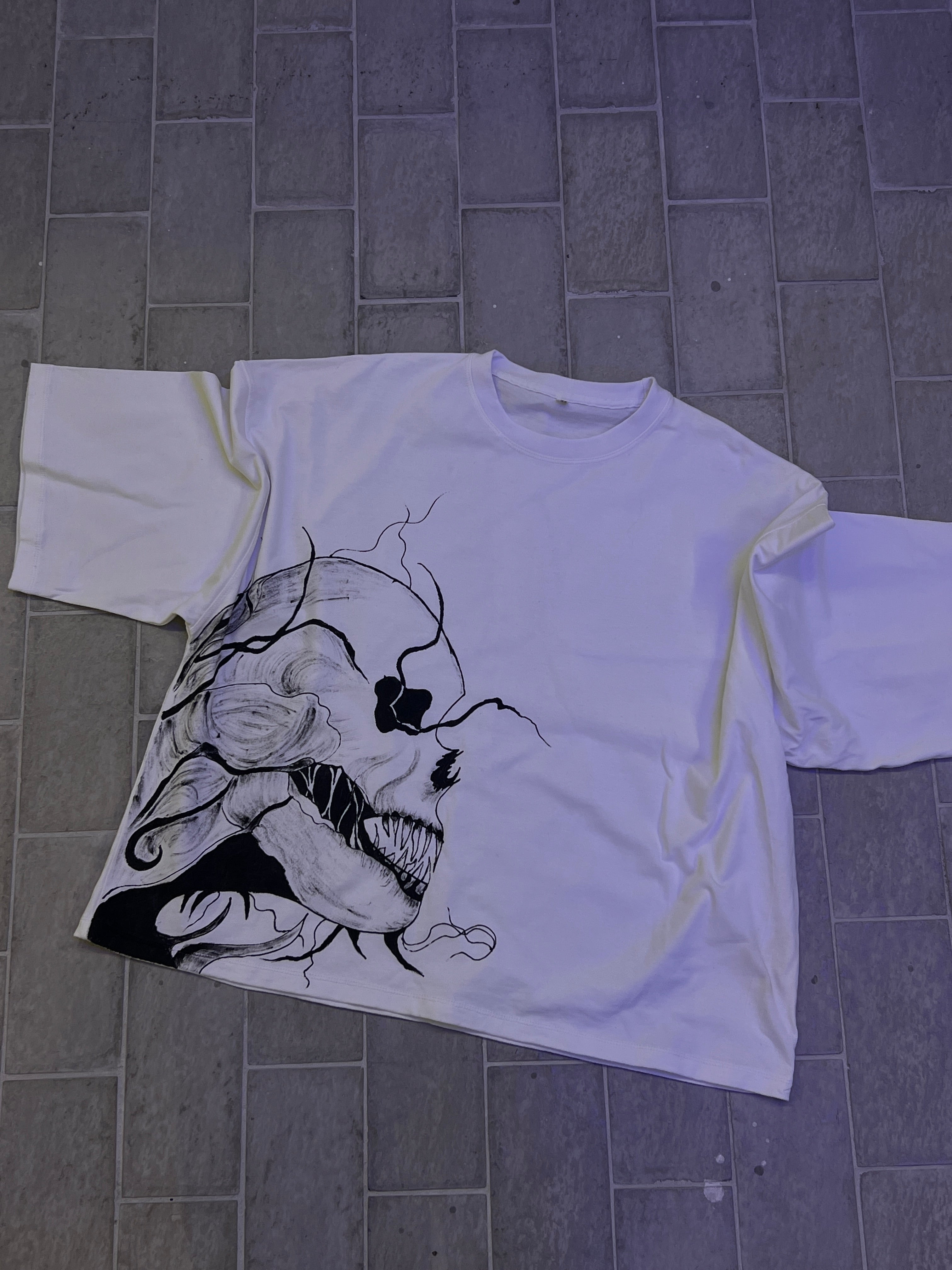 Skull Shirt - Extra Baggy