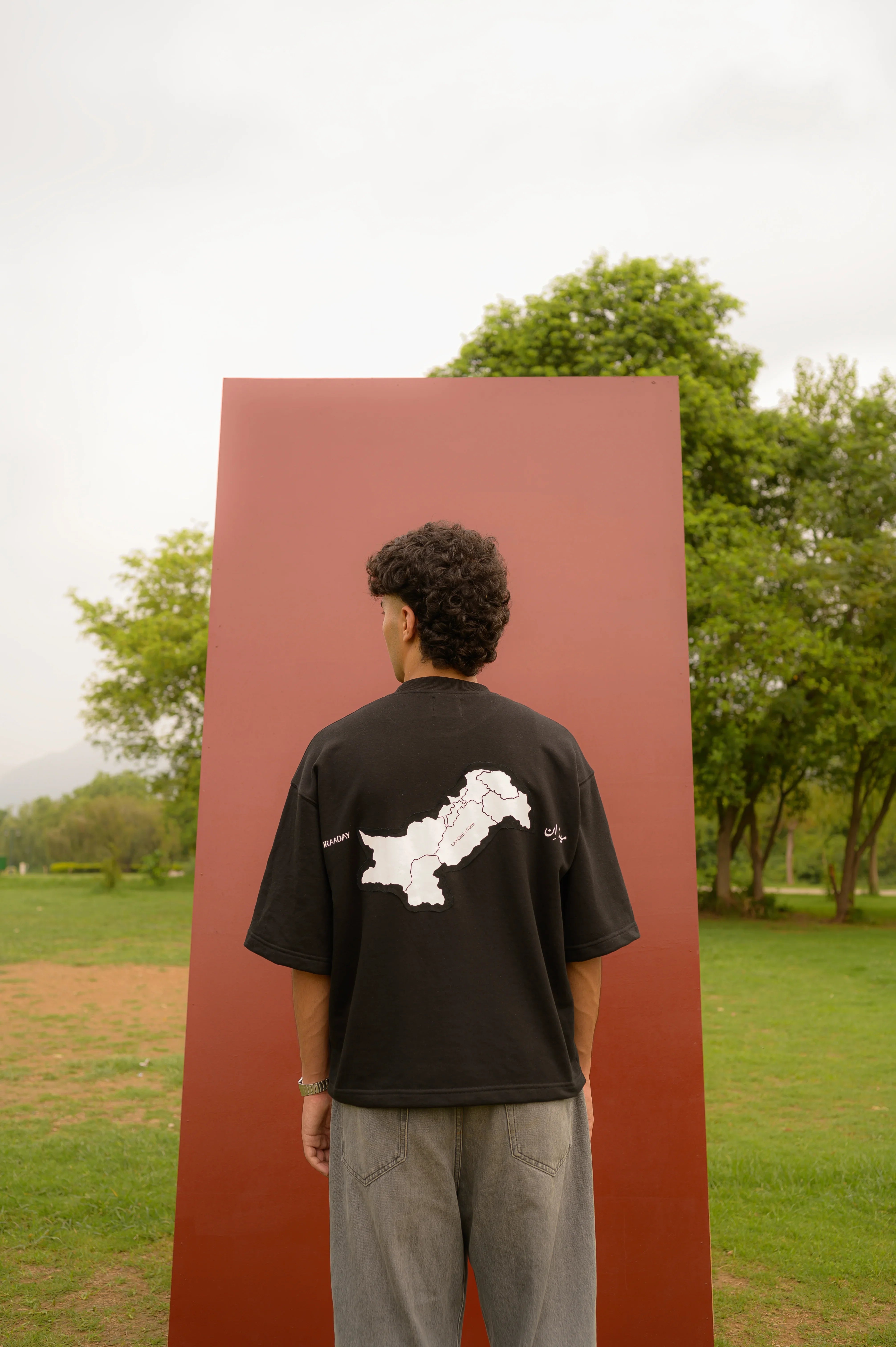 BLACK  BOXY T-SHIRT