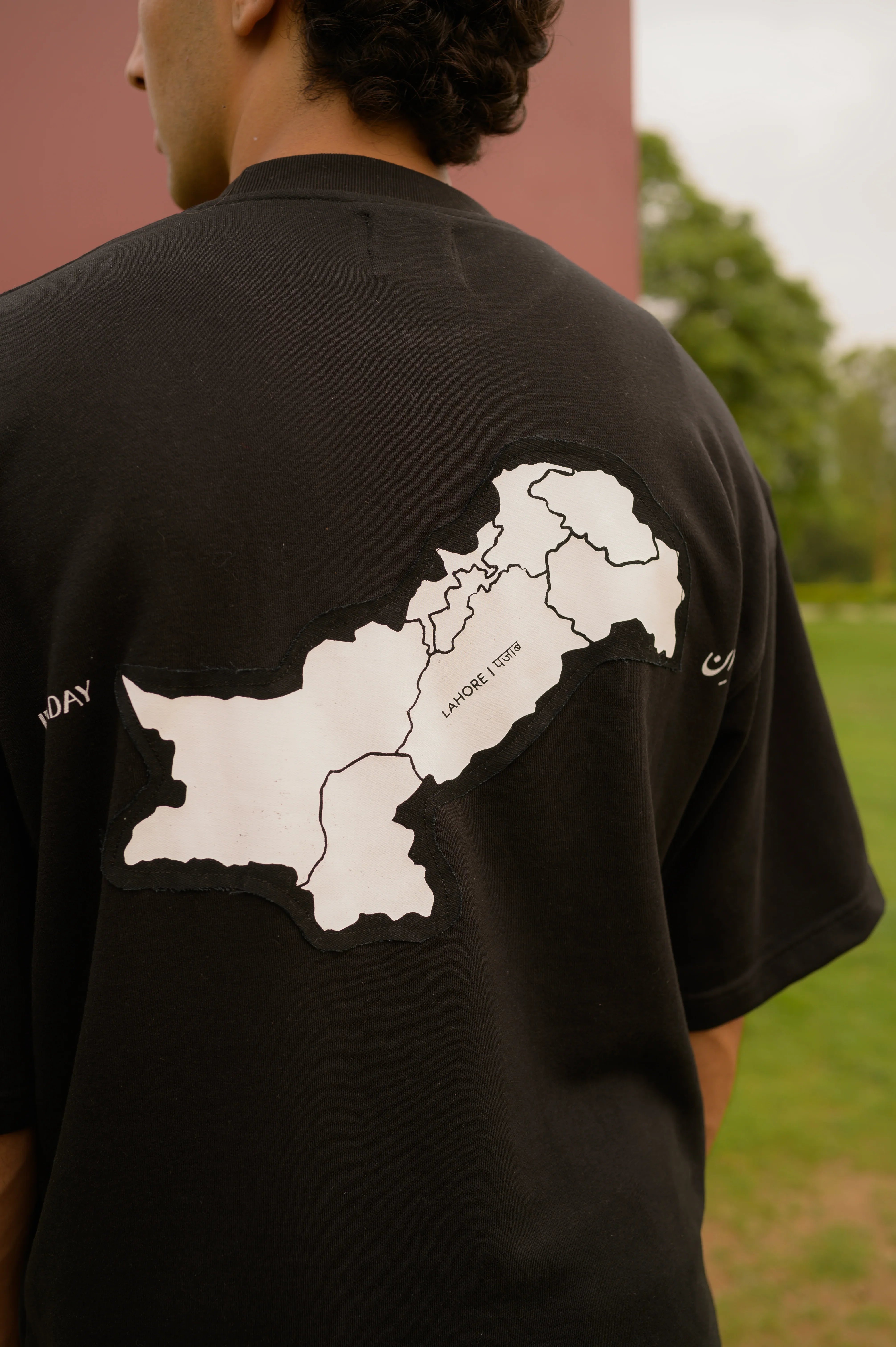 BLACK  BOXY T-SHIRT